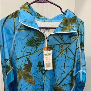 2 women’s camo performance tops